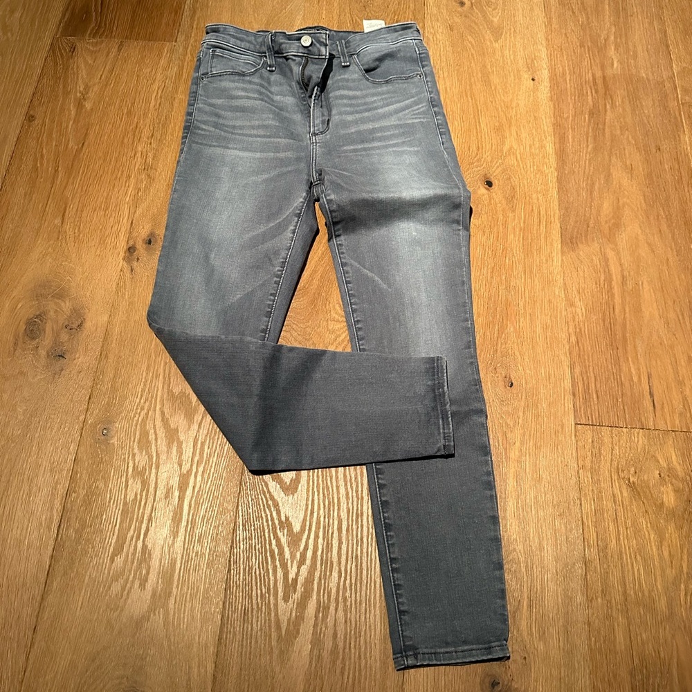 A&F Simone High Rise Super Skinny